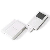 Belkin F8Z909EA iPod Media Reader Bundle